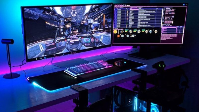 Màn hình tần số quét cao, chuột và bàn phím chuẩn gaming