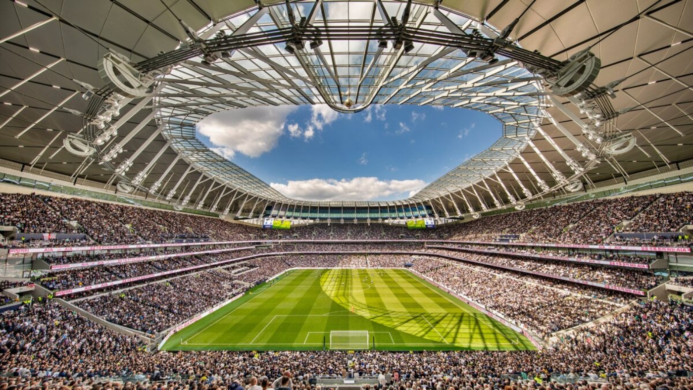 Sân Tottenham Hotspur Stadium — nơi diễn ra trận đấu sống còn vòng 31 Ngoại hạng Anh