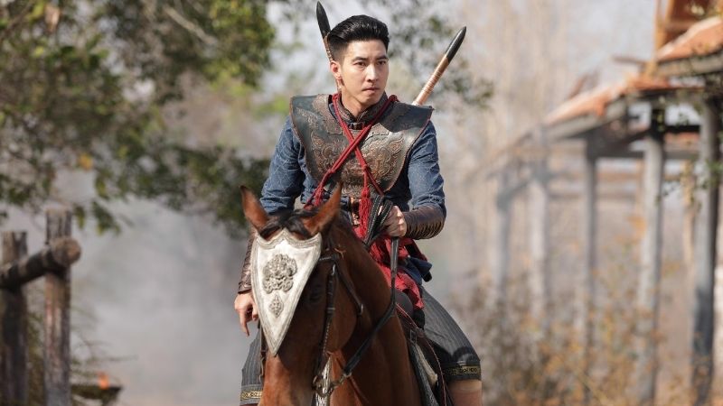 Chàng chiến binh điển trai Luang Inthrabodi do Tono Phakin đóng