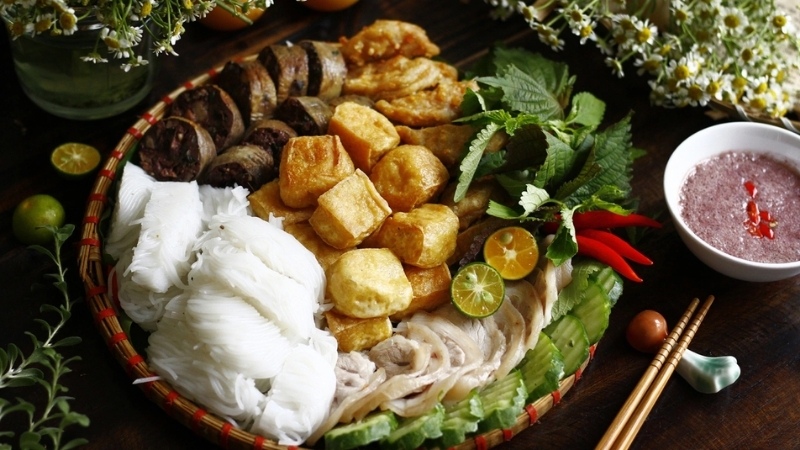 Bún đậu mắm tôm là món ăn bình dân nhưng gây nghiện ở Hà Nội