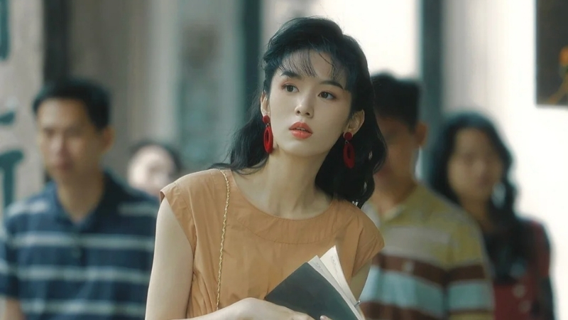 Khoảnh khắc nữ chính Hạ Hiểu Lan tự tin bước tiếp trên hành trình đổi đời trong phim Xin Chào 1983