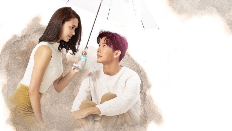 Một lần chạm tay, cả đời vấn vương, tình yêu bắt đầu từ khoảnh khắc dịu dàng ấy