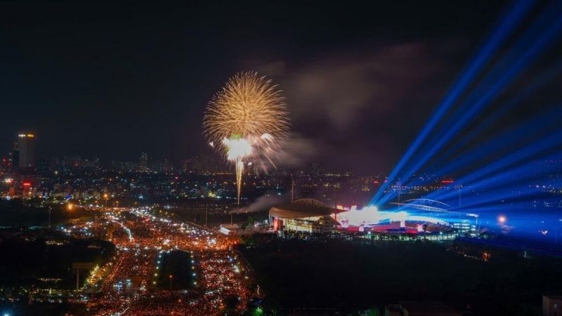Ngắm pháo hoa tầm cao cực mãn nhãn tại Sân vận động Mỹ Đình