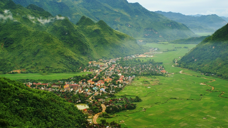 Mai Châu phù hợp với chuyến đi nhẹ nhàng, ưu tiên nghỉ ngơi và trải nghiệm văn hóa bản địa