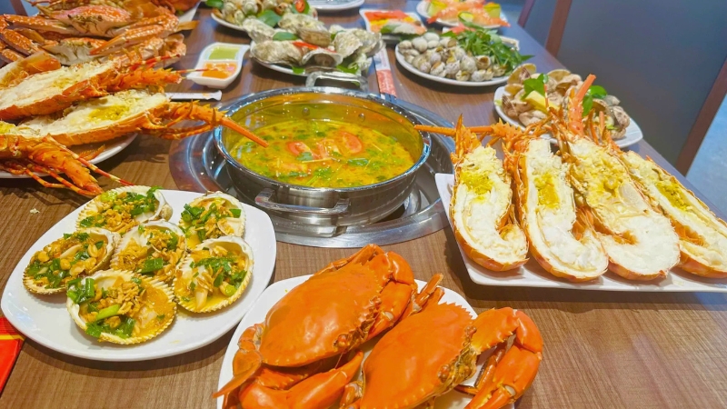 Hải sản là trải nghiệm ẩm thực không nên bỏ qua khi du lịch Nha Trang
