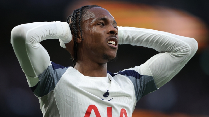 Gà Trống đối diện nguy cơ xuống hạng lần đầu tiên kể từ khi Premier League ra đời năm 1992
