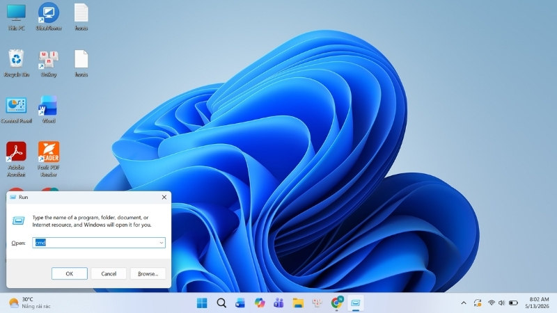 Nhấn tổ hợp Window + R, gõ cmd