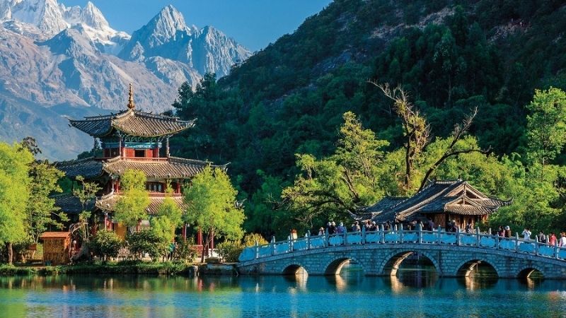 Hắc Long Đàm, Lệ Giang - hồ cổ bên chân Ngọc Long Tuyết Sơn, một trong những góc đẹp nhất Vân Nam.