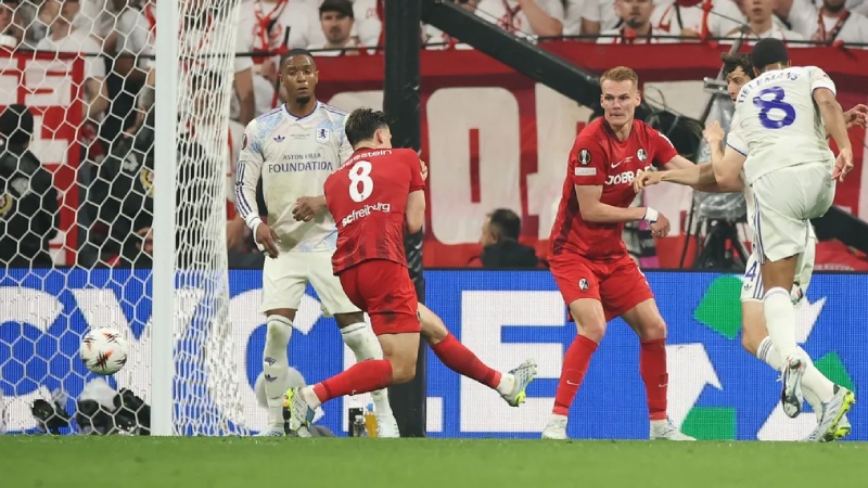 Tielemans tung cú vô lê hạ gục Atubolu, mở tỷ số cho Aston Villa