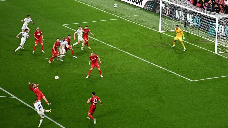 Pha lập công thứ 9 (6 bàn thắng và 3 pha kiến ​​tạo) của Buendia tại Europa League