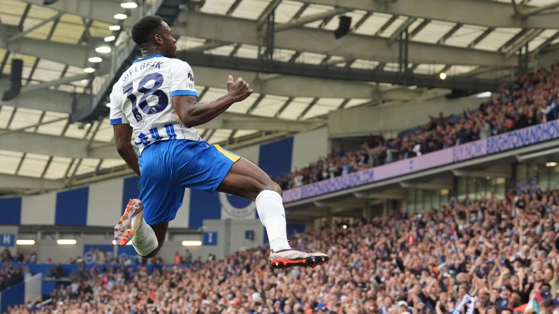 Brighton trông cậy nhiều vào sự dày dạn kinh nghiệm của Welbeck ở giai đoạn cuối mùa