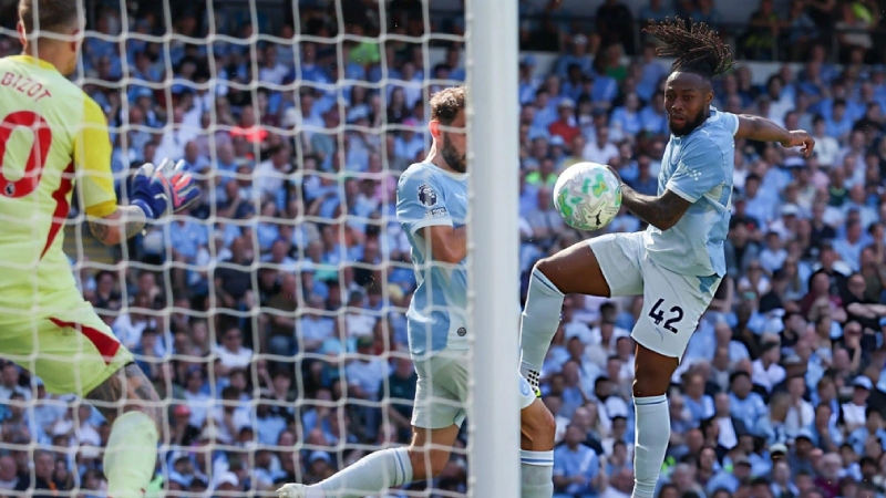 Antoine Semenyo ghi bàn mở tỷ số cho Man City