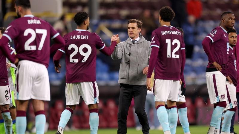 Burnley chính thức xuống hạng sau trận thua Man City ở vòng 34