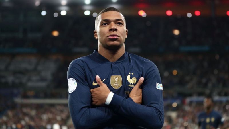 Mbappe tiếp tục được tin tưởng dẫn đầu của Les Bleus