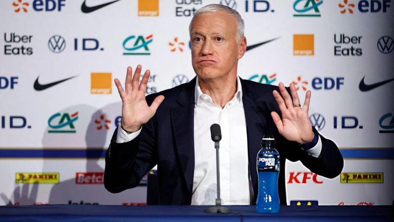 HLV Deschamps trong buổi họp báo công bố danh sách tuyển Pháp dự World Cup 2026