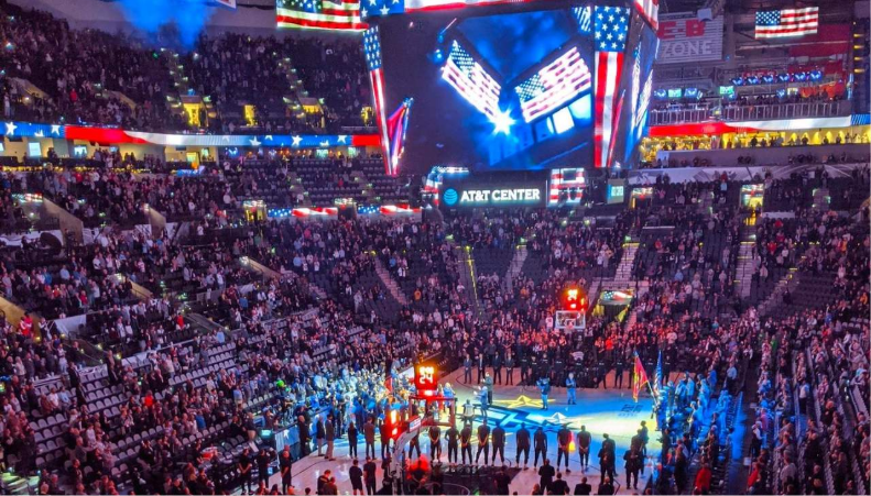 Tr%E1%BA%ADnb%C3%B3ngr%E1%BB%95SanAntonioSpurst%E1%BA%A1iFrostBankCenter (1)