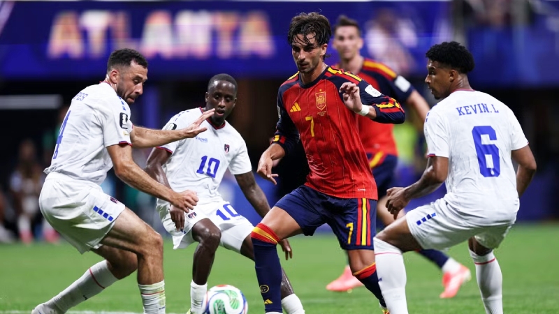 Torres bỏ lỡ cơ hội mười mươi, không thể đưa bóng vào lưới thủ môn Cape Verde