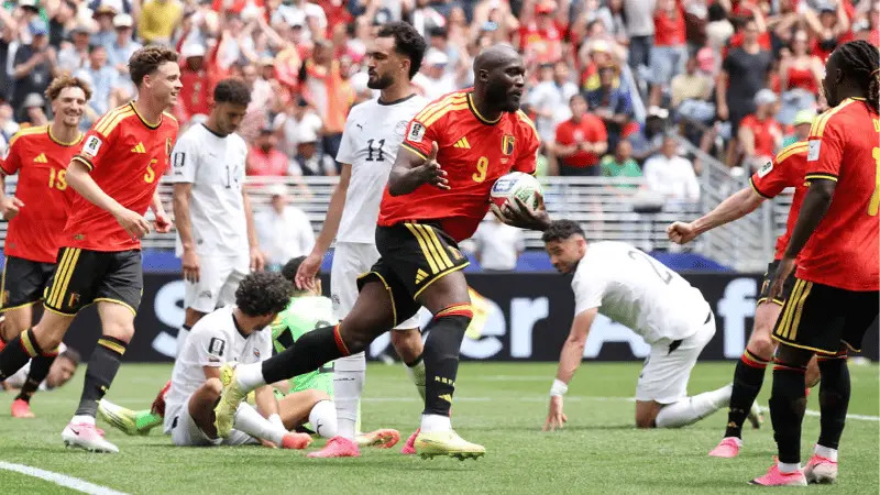 Lukaku góp công vào bàn gỡ hòa của tuyển Bỉ