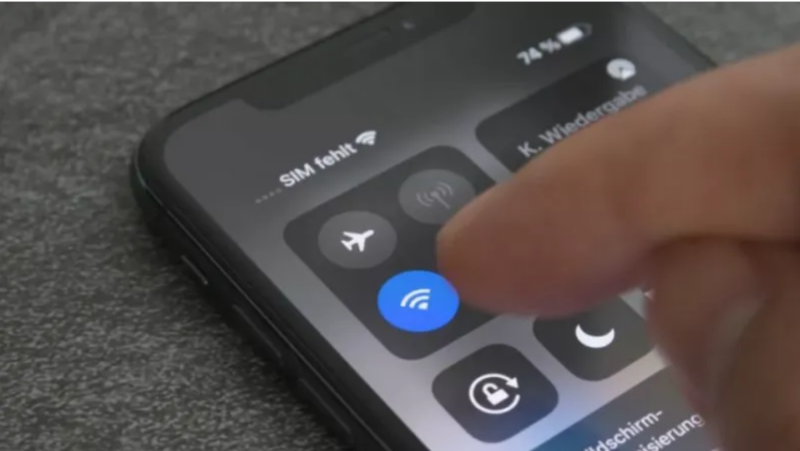 Bạn có thể tắt tính năng đề xuất mật khẩu tự động trong iCloud để tránh chia sẻ ngoài ý muốn