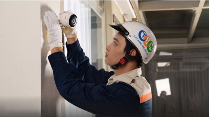 Nhân viên kỹ thuật hỗ trợ 24/7