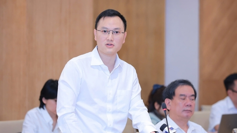 Phó Cục trưởng Cục Viễn thông Nguyễn Anh Cương phát biểu tại họp báo thường kỳ tháng 3