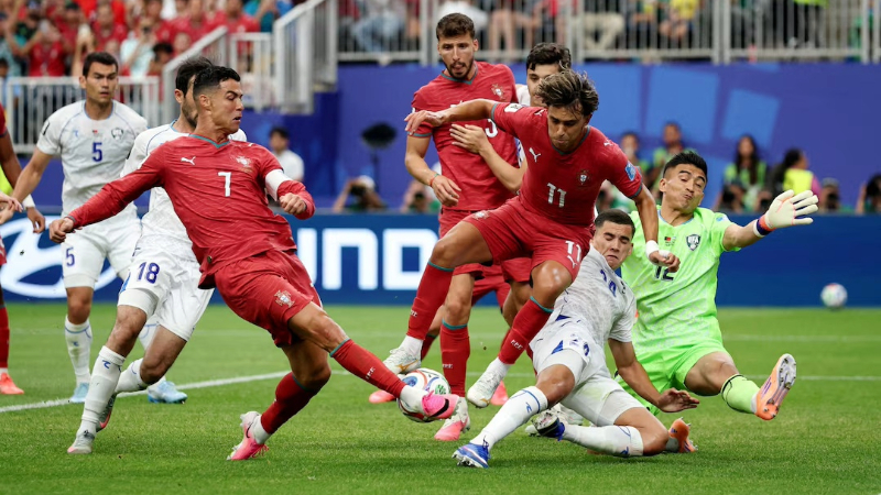 Kết quả Bồ Đ&agrave;o Nha vs Uzbekistan: Ronaldo lập kỷ lục World Cup