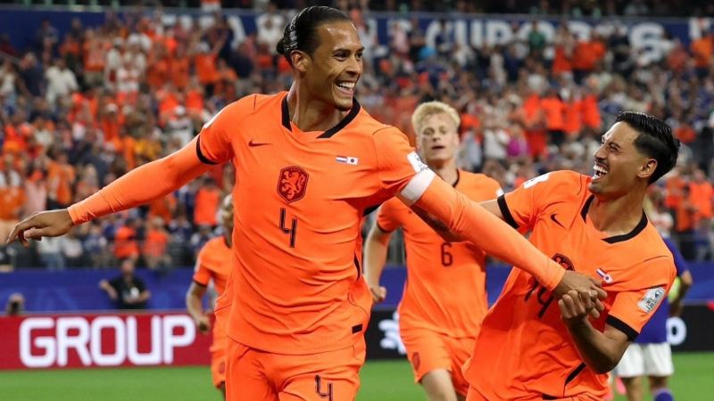 Van-Dijk-cung-Van-de-Ven-tro-lai-se-tao-thanh-cap-trung-ve-dang-gom-nhat-cua-Ha-Lan