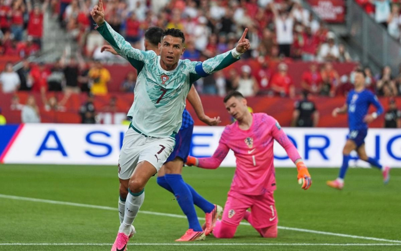 Kết quả Bồ Đ&agrave;o Nha vs Croatia: Ronaldo tỏa s&aacute;ng ph&uacute;t ch&oacute;t