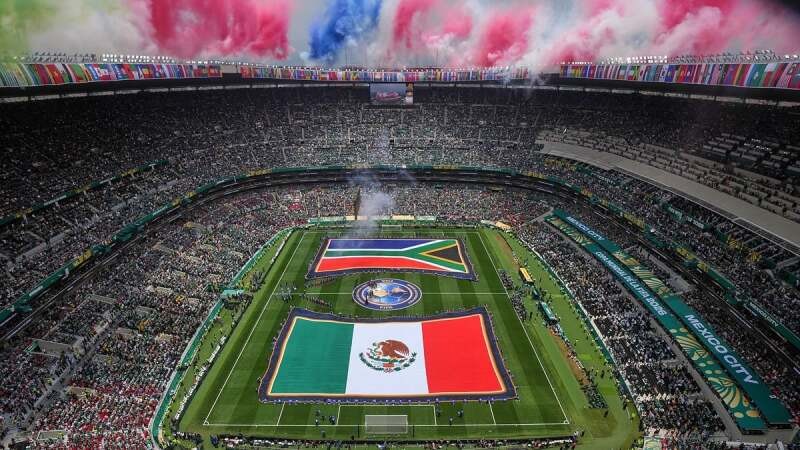 San-nha-Azteca-cua-Mexico-voi-suc-chua-80-000-nguoi-la-mot-trong-nhung-san-dau-khac-nghiet-nhat-the-gioi-bong-da