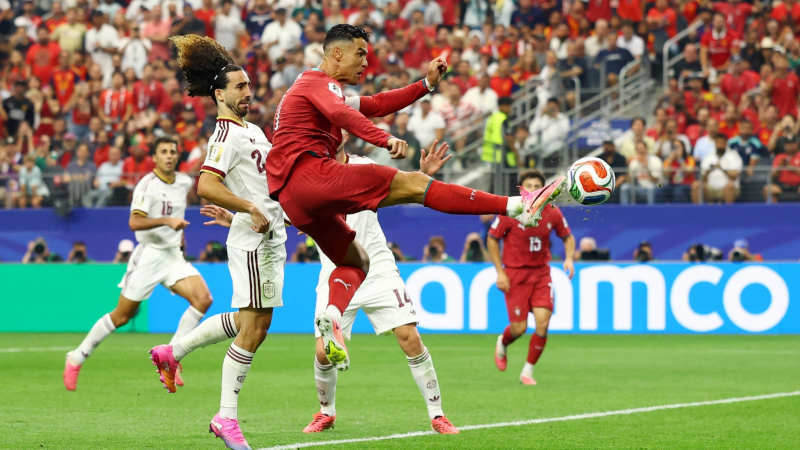 Ronaldo-no-luc-xuyen-suot-tran-dau-nhung-khong-the-tao-khac-biet