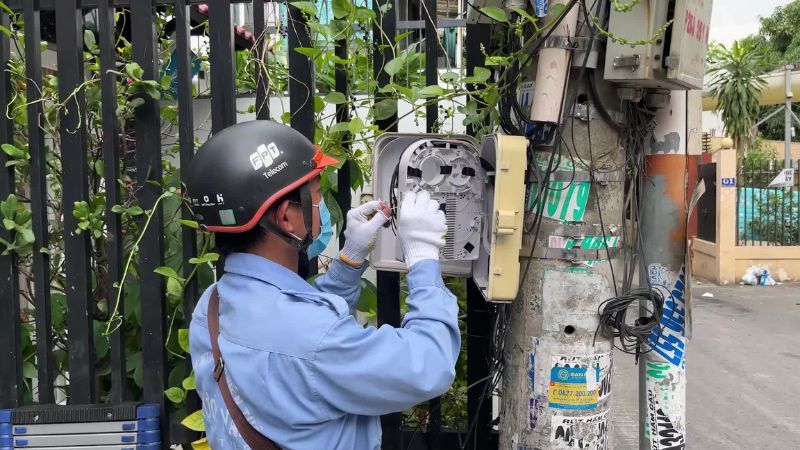 Nhân viên kỹ thuật phường Ba Đình hỗ trợ 24/7