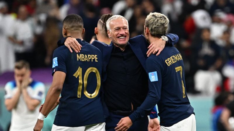 deschamps-co-trong-tay-doi-hinh-giau-chieu-sau-bac-nhat-giai