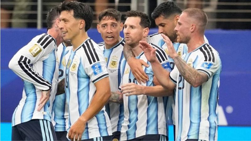 Argentina-buoc-vao-tran-dau-voi-vi-the-duong-kim-vo-dich
