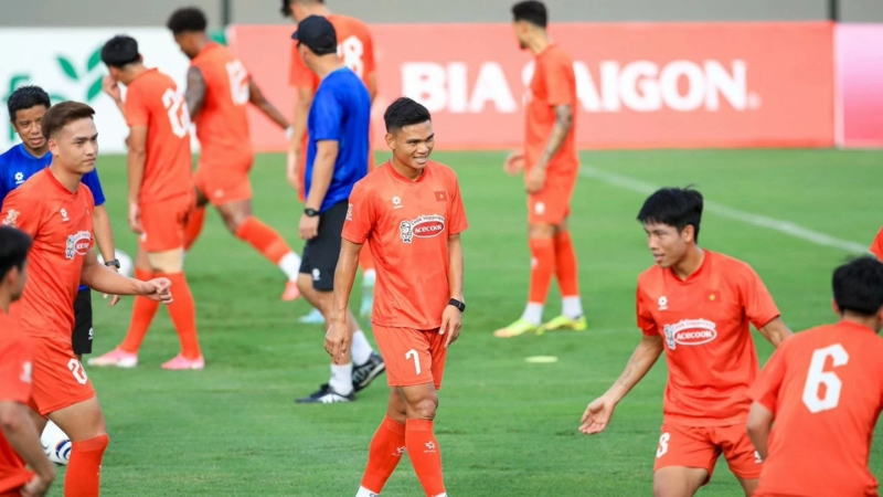 Ca-hai-doi-deu-da-hoan-tat-cong-tac-chuan-bi-truoc-gio-bong-lan