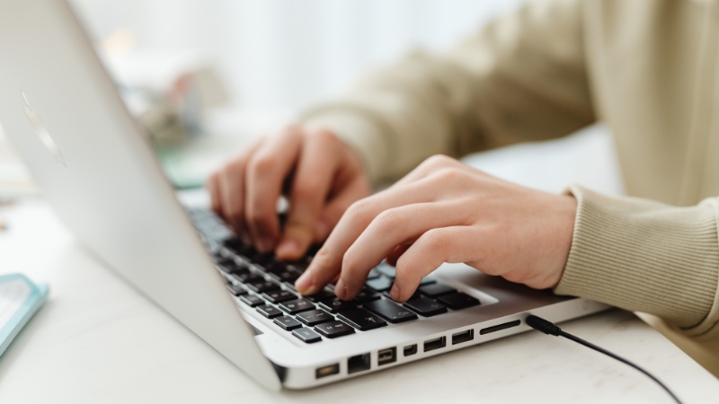 Đăng ký lắp mạng FPT online nhanh chóng, tiện lợi ngay tại nhà