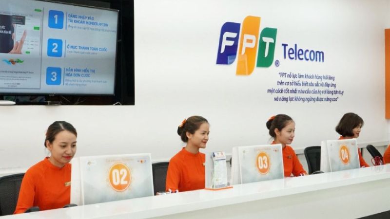 Nhân viên văn phòng giao dịch FPT Telecom Quận 9 hỗ trợ nhanh, chuyên nghiệp