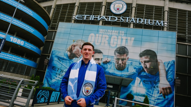 Elliot Anderson chuyển từ Nottingham Forest đến Man City với giá 116 triệu bảng