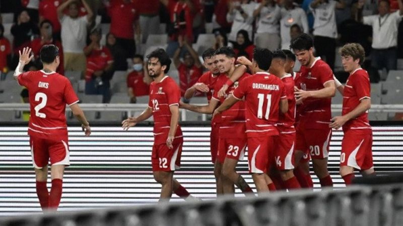 Indonesia-dang-co-phong-do-an-tuong-duoi-thoi-HLV-John-Herdman