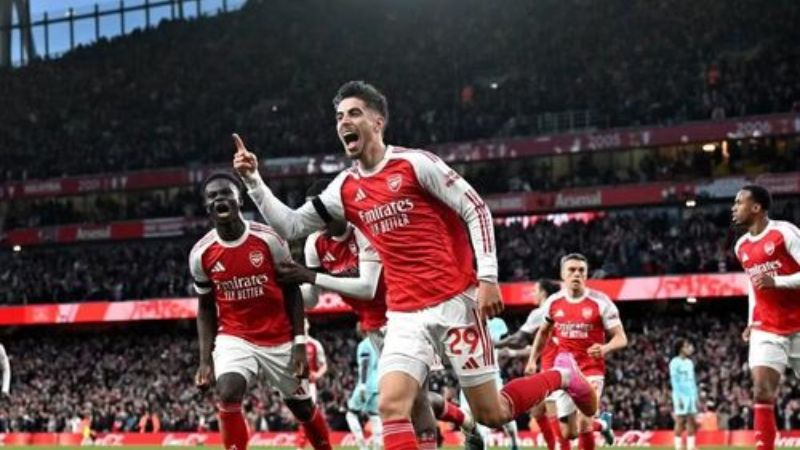 Arsenal-dang-tinh-toan-ky-luong-cho-hang-cong-mua-giai-moi