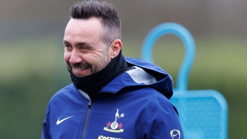 Huấn luyện viên Roberto De Zerbi của tuyển Tottenham