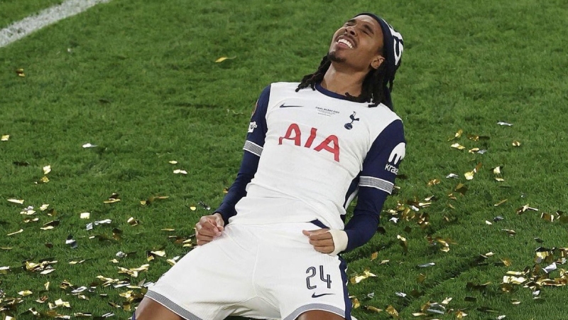 Spence nhiều khả năng gia nhập Inter Milan, thay thế vị trí của Denzel Dumfries