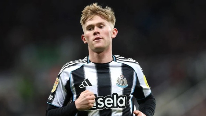 Manchester United đang xem Lewis Hall là mục tiêu ưu tiên để tăng cường lực lượng