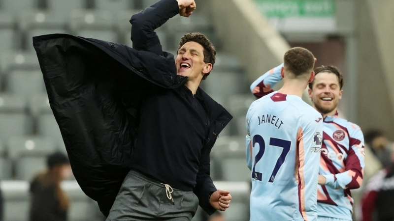 Huấn luyện viên Keith Andrews của câu lạc bộ Brentford