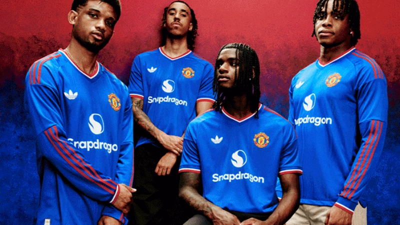 Trang phục thi đấu Premier League mùa 2026/27 sân khách của Manchester United