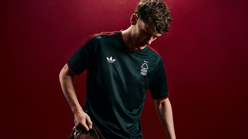 Trang phục thi đấu Premier League mùa 2026/27 sân  khách của Nottingham Forest