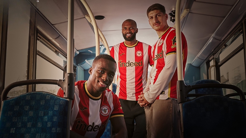 Trang phục thi đấu Premier League mùa 2026/27 sân nhà của Brentford