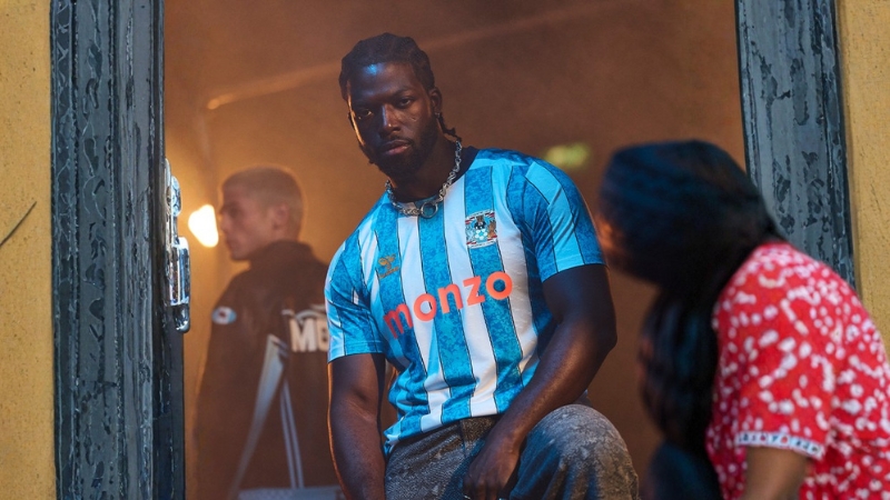Trang phục thi đấu Premier League mùa 2026/27 sân nhà của Coventry