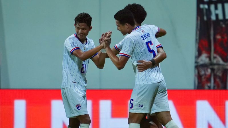 Thái Lan ăn mừng chiến thắng 3-1 trước Singapore ở lượt đi
