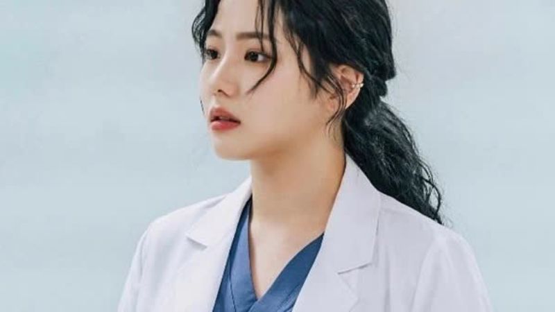 Từ Bất Hảo Thành Bác Sĩ theo dấu một cô gái từng nổi loạn trên hành trình trở thành bác sĩ