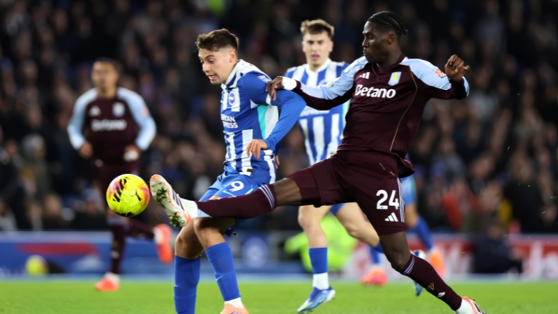 Brighton và Aston Villa từng tạo ra nhiều màn đối đầu cởi mở tại Ngoại Hạng Anh